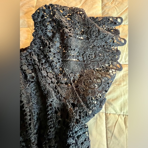 NWOT dark blue lace short sleeve top - Picture 6 of 6